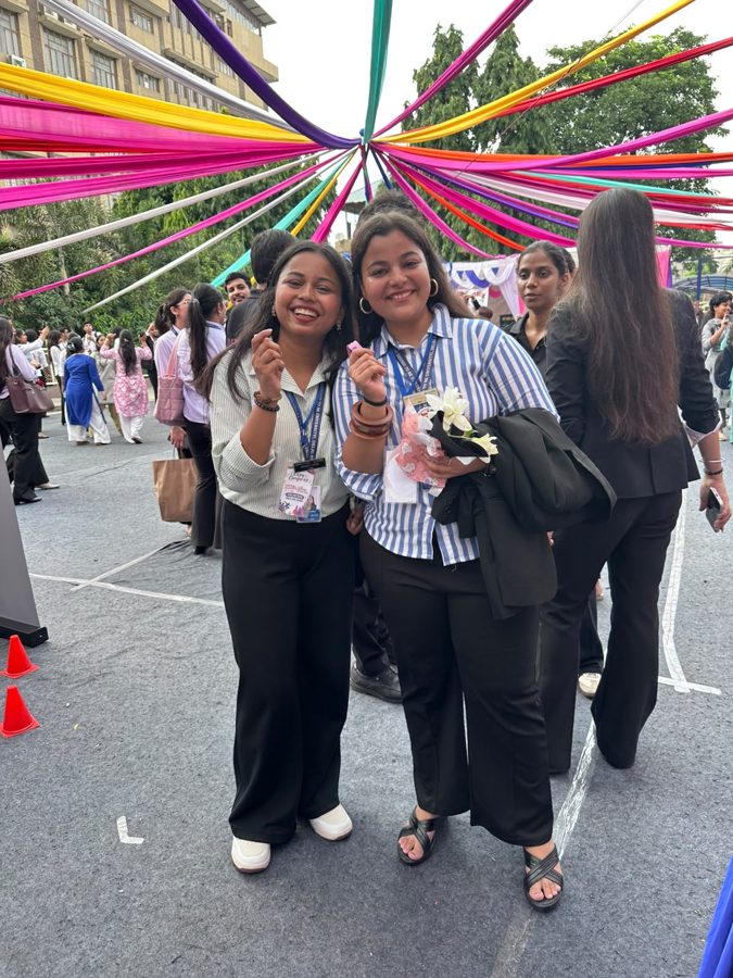 Visitors smiling at a RAYY event